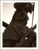 (26/31): Ten sam fartuszek, symbole sa wyra�nie widoczne